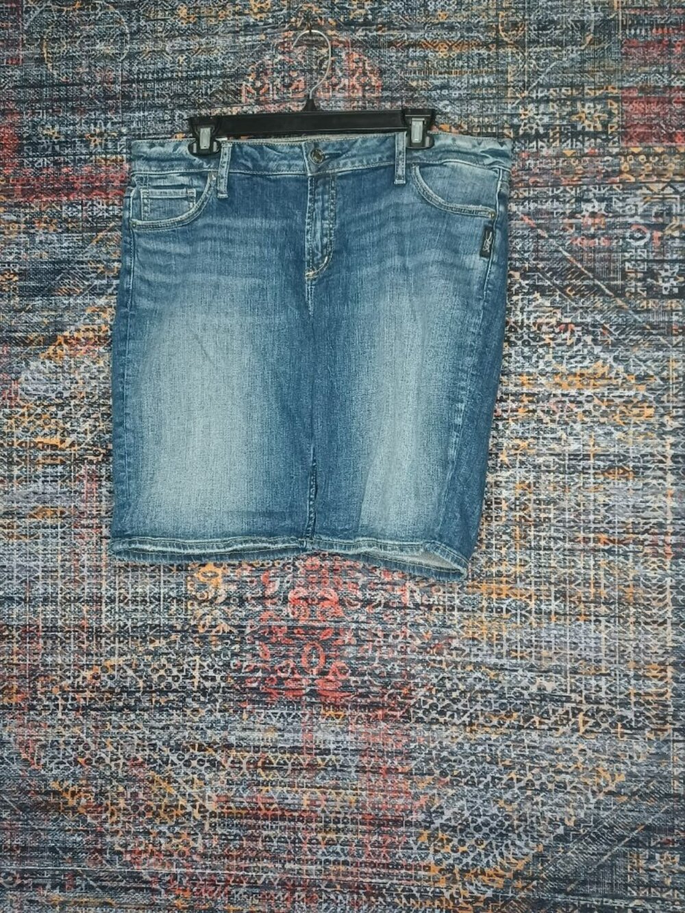 Silver Jeans womens dark distressed Elyse mid Curvy bermuda jean shorts 31 NWT